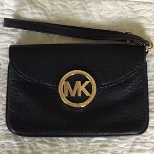 Michael kors wristlet